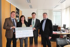 Scheckübergabe an Bürgerstiftung Karlsfeld Scheckübergabe an Bürgerstiftung Karlsfeld