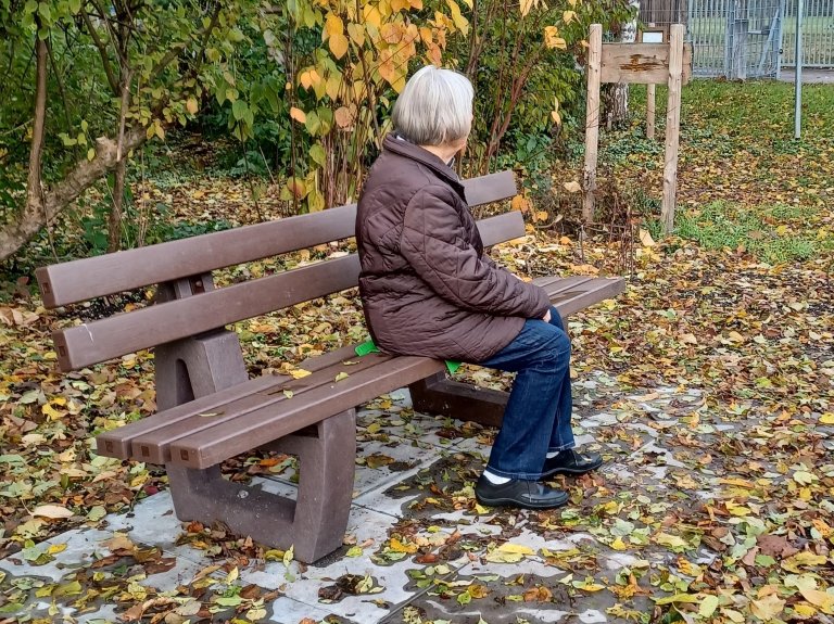 Zuwachs für Sitzbänke in Karlsfeld