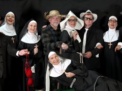 TSV Brettl startet mit neuer Theaterproduktion „Nonnenpoker“ TSV Brettl startet mit neuer Theaterproduktion „Nonnenpoker“